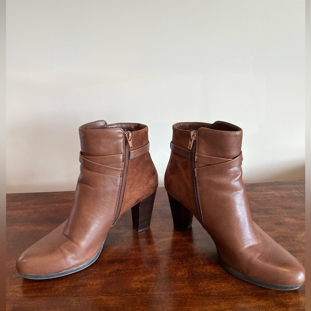 Andrew Gellar Brown leather like booties with faux suede/buckle accent size 9.5